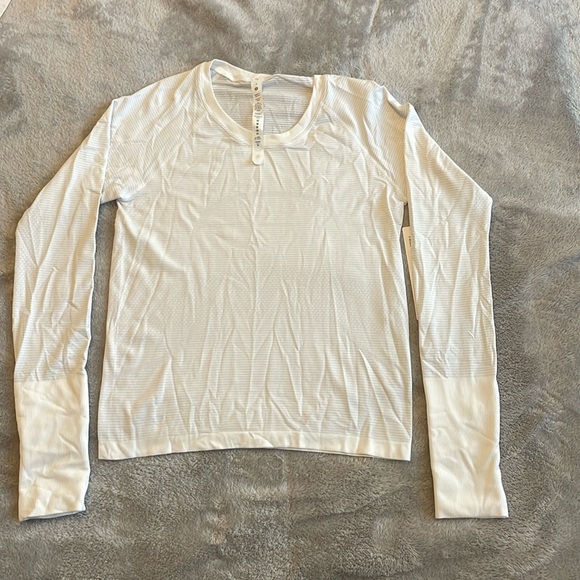 Swiftly Tech Long Sleeve 2.0-Race Length-NWT NEVER WORN - Picture 3 of 9